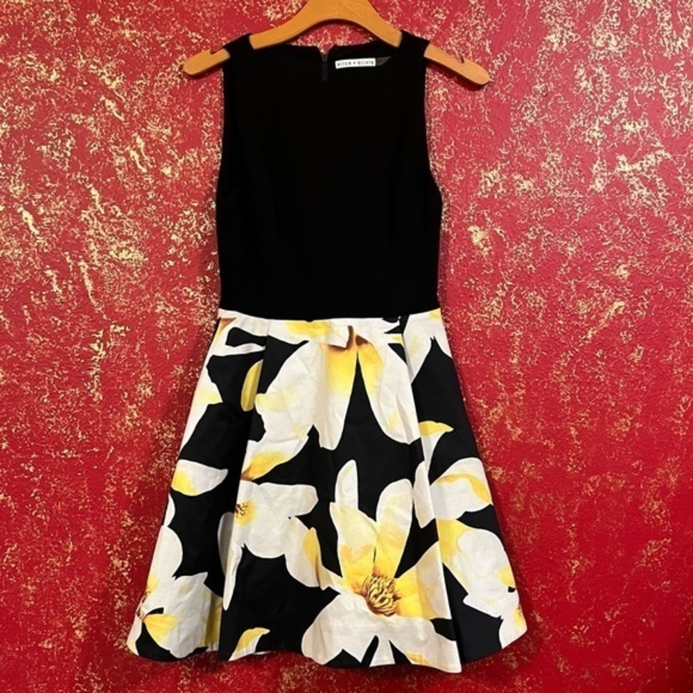 ALICE + OLIVIA KOURTNEY Sleeveless Box Pleated Combo Lined Dress Black /Floral 2 - Picture 2 of 15